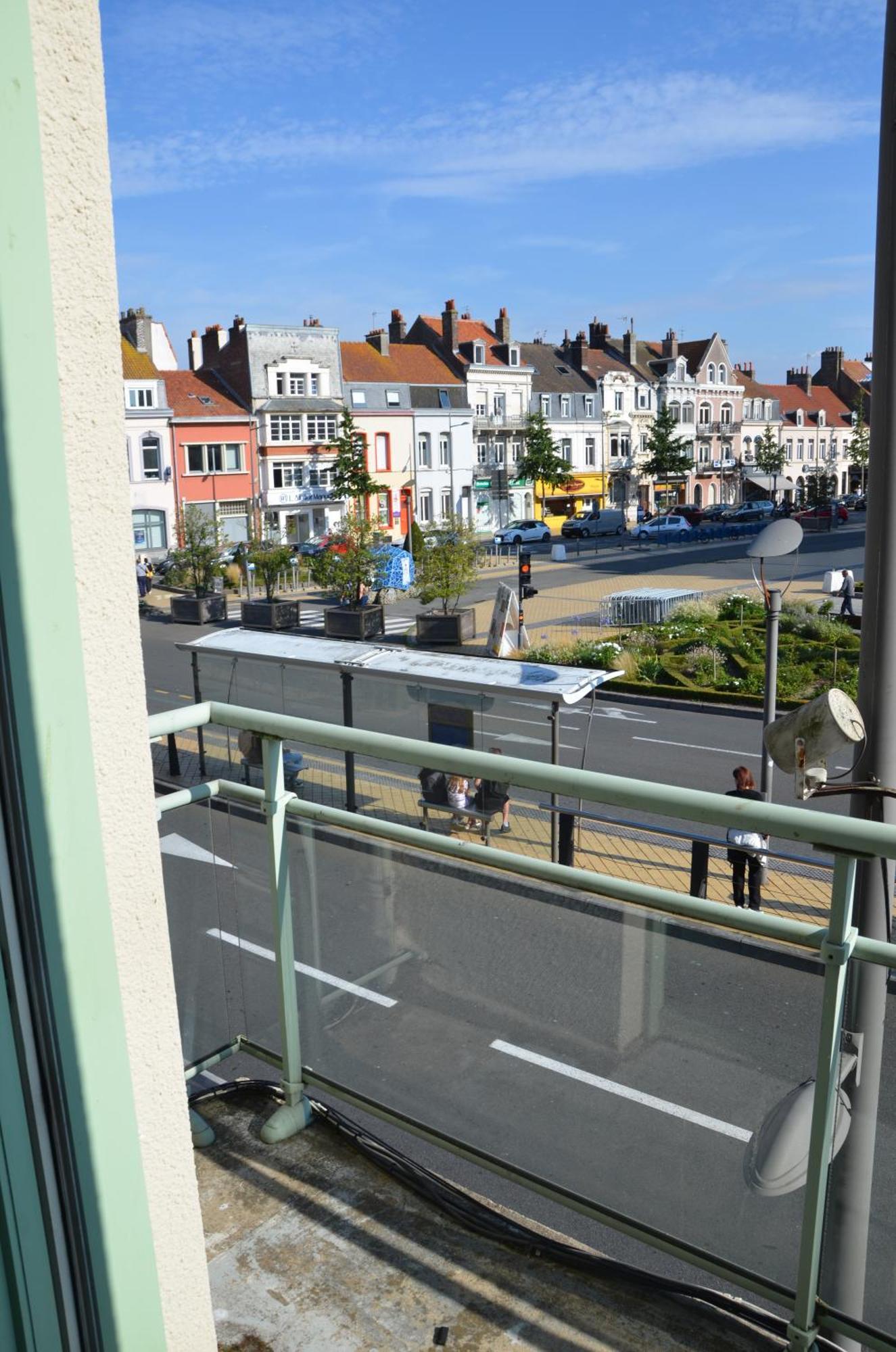 Le Gambetta Theatre De Calais Leilighet Eksteriør bilde